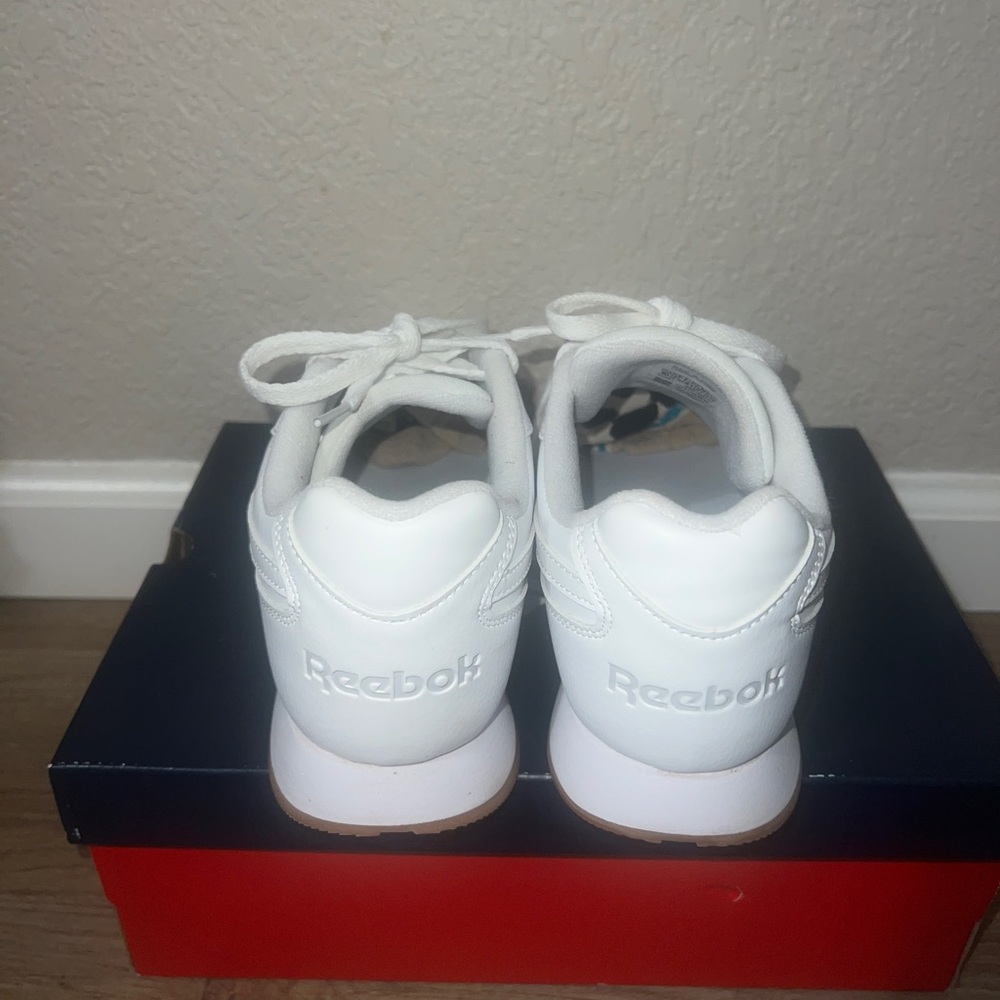 Women’s Reebok shoes - Picture 4 of 6